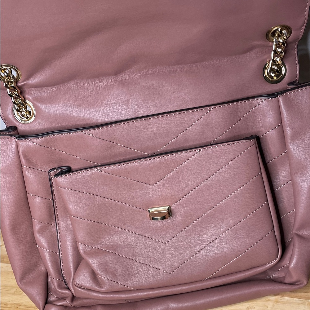JustFab Blush Quilted Shoulder Bag with Gold Chain - Picture 4 of 12